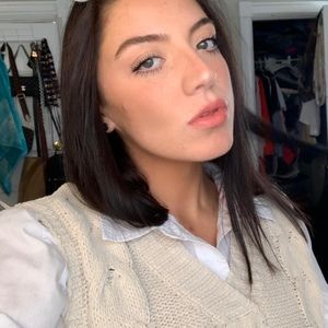 Meet your Posher, Abbi